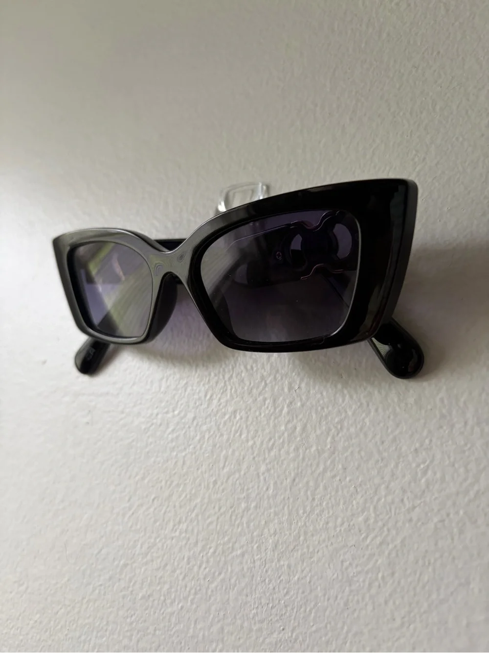 Black Cat-Eye Sunglasses - Women Accessories
